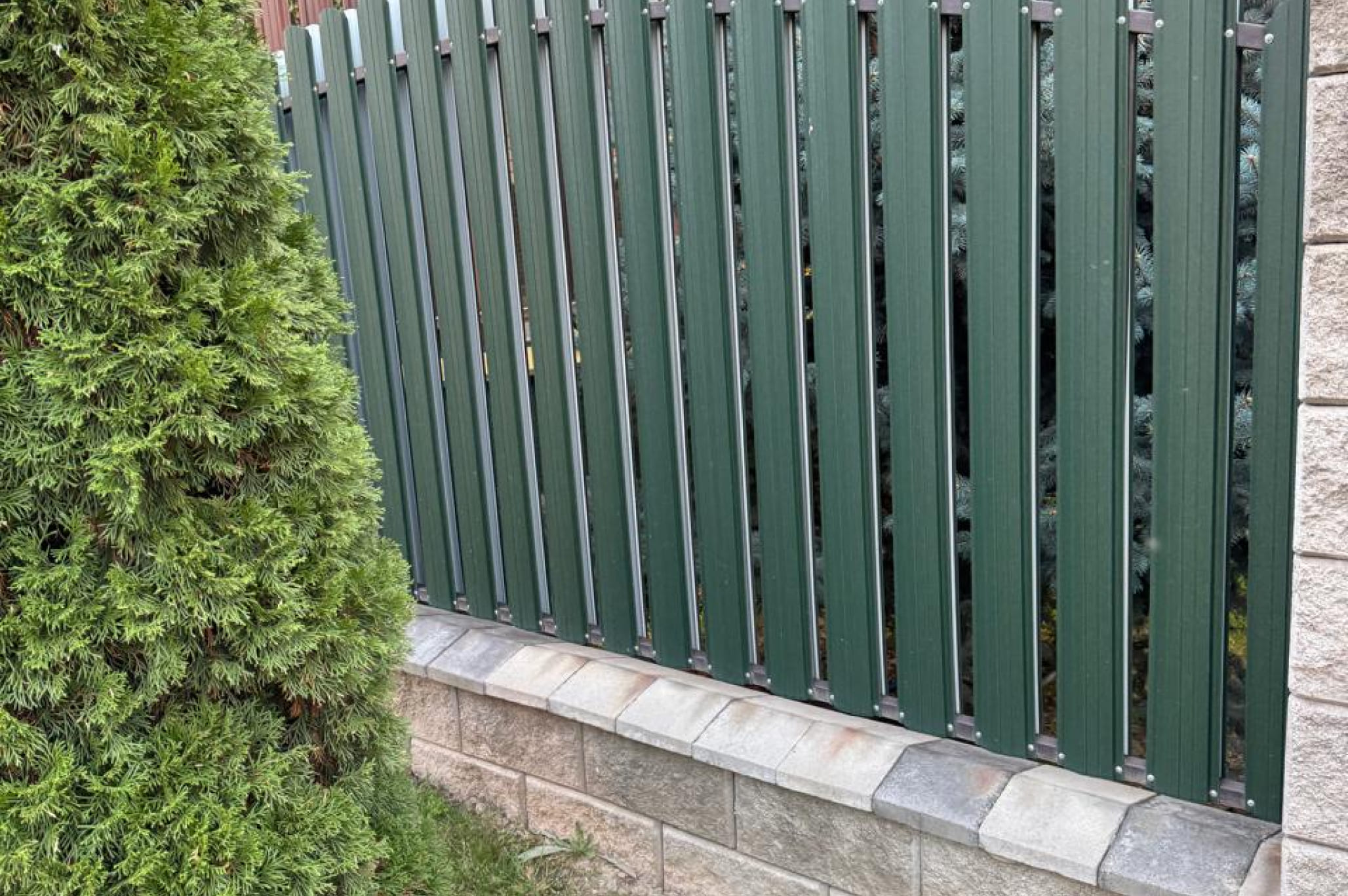 евроштакетник зеленый металлический для забора