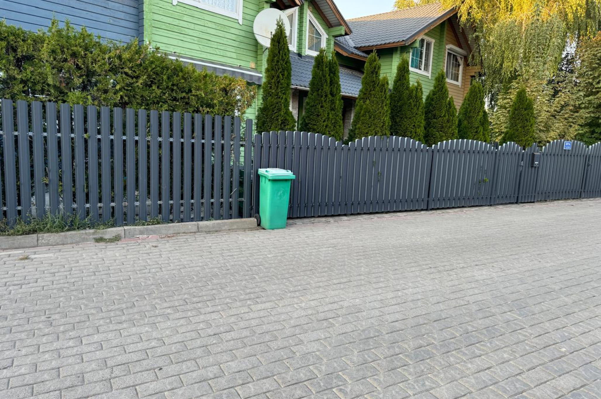 евроштакетник для забора серый